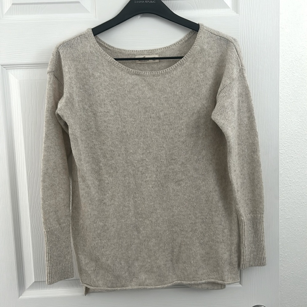 Super Soft Vintage Hollister Scoop Neck Knit Long Sleeve Sweater
